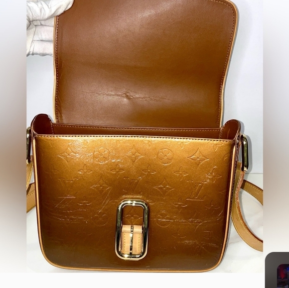Auth BRONZE VERNIS CROSSBODY - Picture 5 of 10